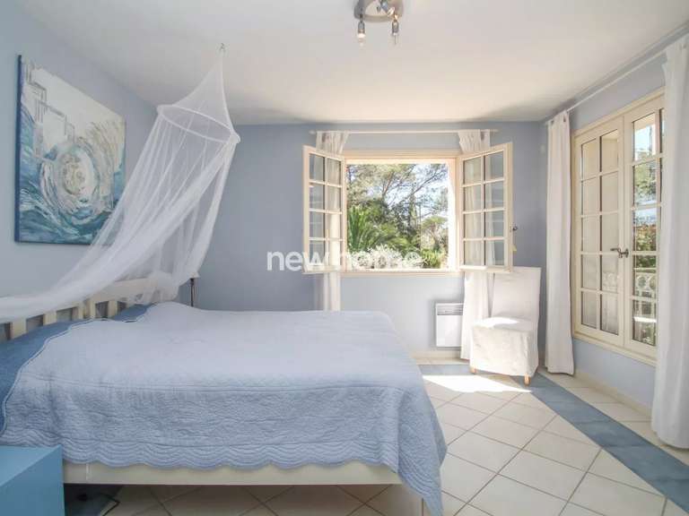 Maison Saint-Raphaël - 5 chambres - 275m²