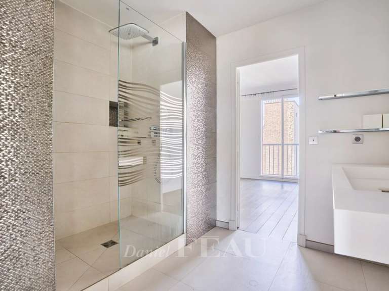 Appartement Paris 16e - 2 chambres - 92m²
