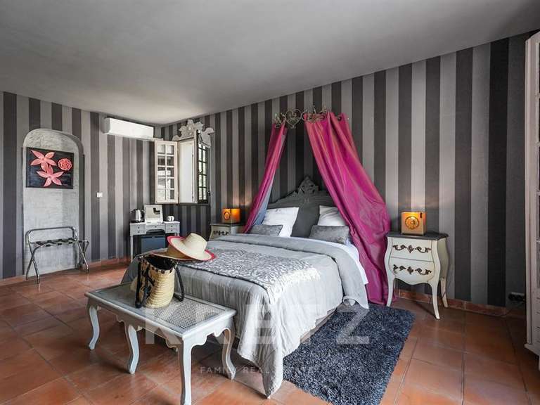 Maison La Roquette-sur-Var - 6 chambres - 320m²