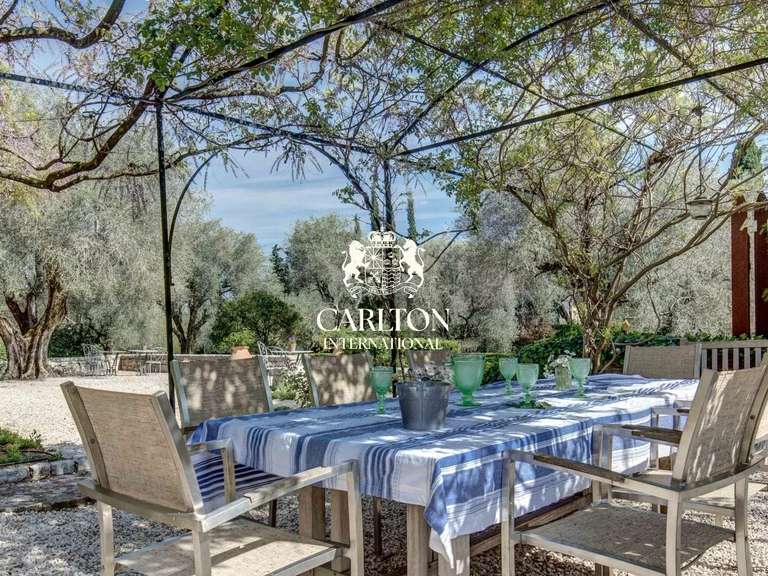 House Roquefort-les-Pins - 6 bedrooms - 400m²