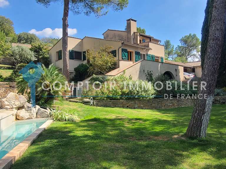 Villa Nîmes - 5 bedrooms - 261m²