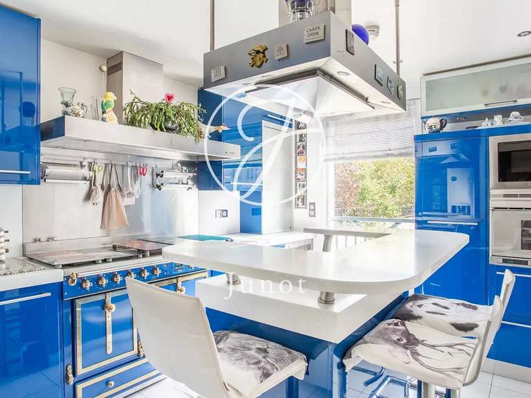 Apartment Neuilly-sur-Seine - 3 bedrooms - 295m²