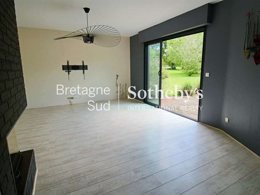 House Saint-Lyphard