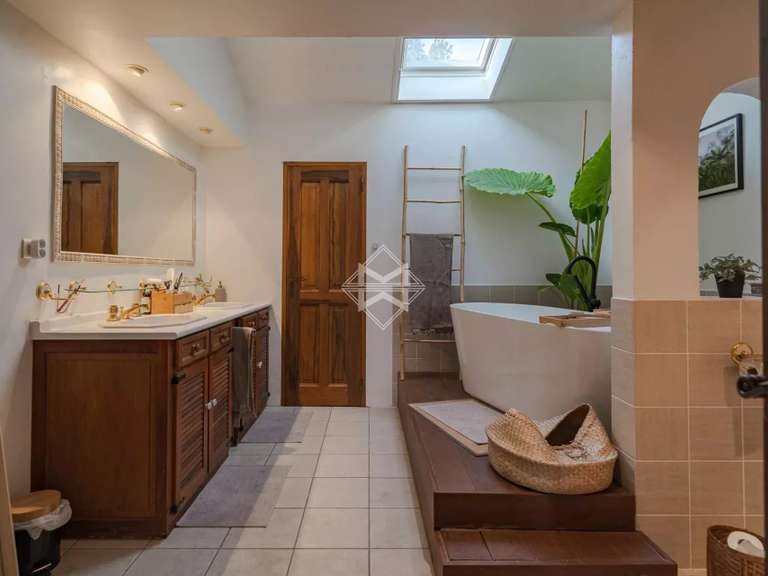 Villa Montauroux - 3 chambres - 324m²