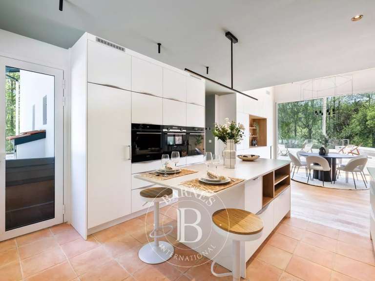 House Ascain - 5 bedrooms - 244m²
