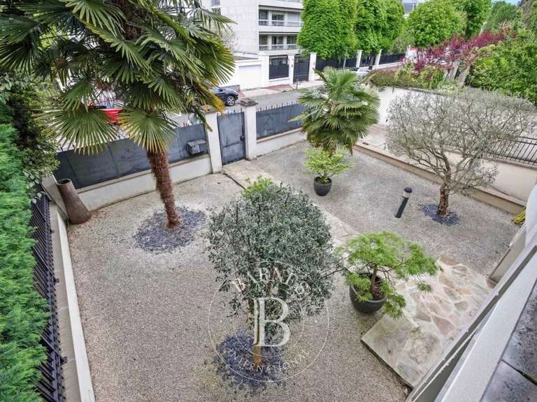 Maison Nogent-sur-Marne - 2 chambres - 150m²