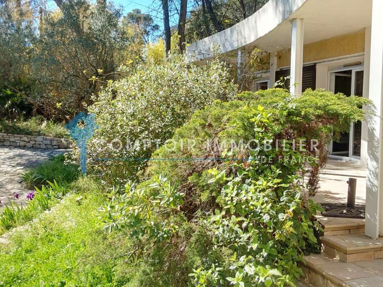 Villa Nîmes - 3 bedrooms - 153m²