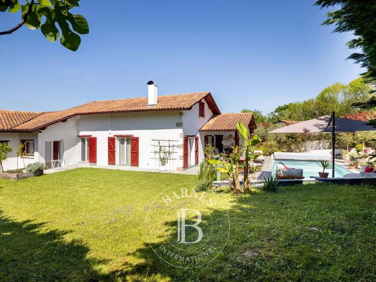 Maison Ascain - 3 chambres - 197m²
