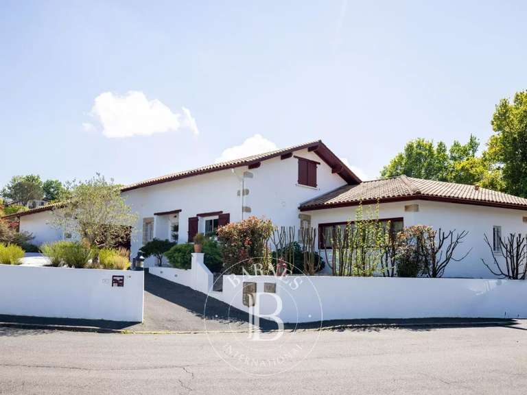 Maison Ascain - 3 chambres - 197m²