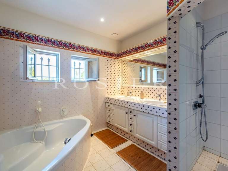 Villa Carpentras - 5 chambres - 272m²