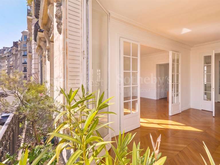 Apartment Paris 16e - 5 bedrooms - 221m²