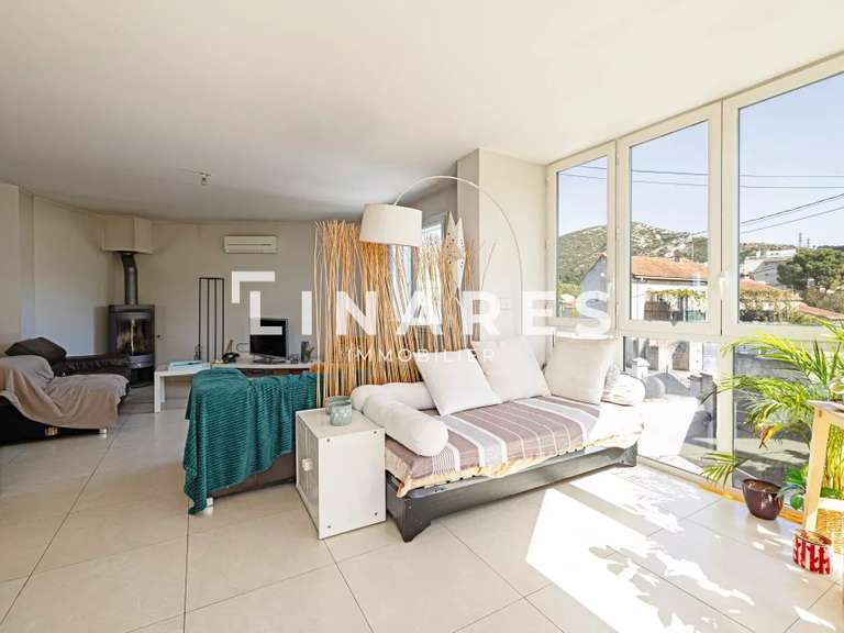 Maison Marseille 9e - 3 chambres - 182m²
