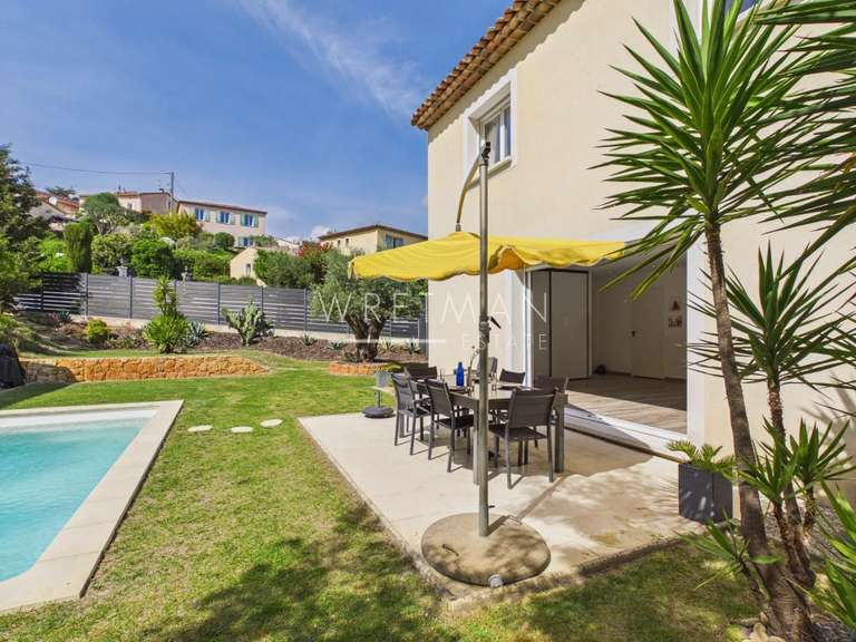 Maison Pégomas - 4 chambres - 160m²