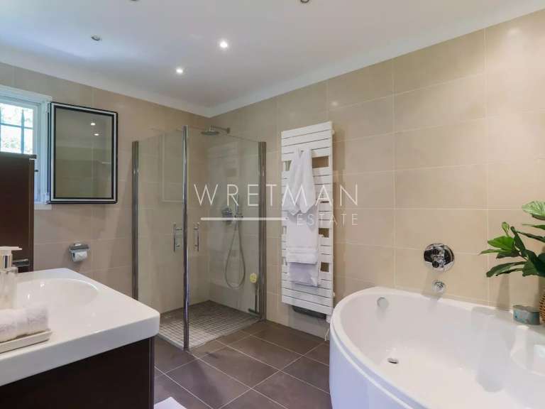 Villa Montauroux - 5 bedrooms - 243m²