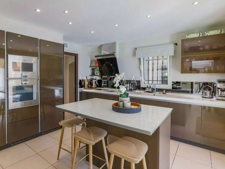 Villa Montauroux - 5 bedrooms - 243m²