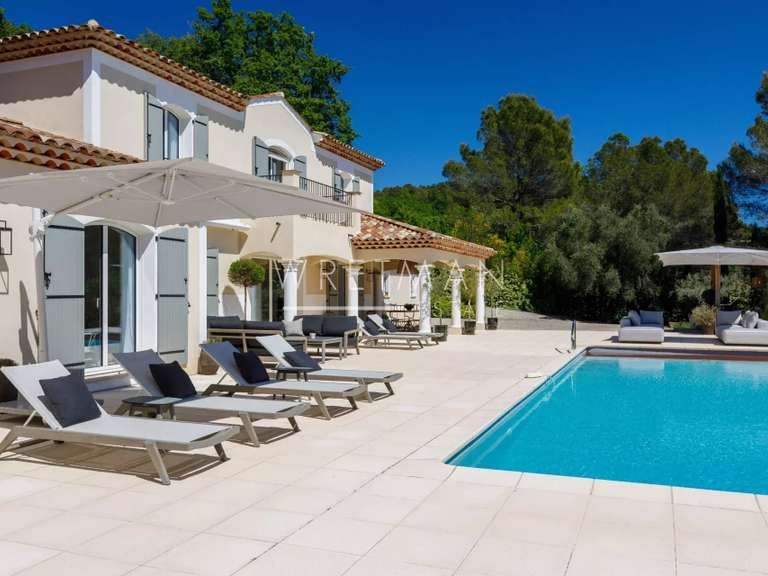 Villa Montauroux - 5 bedrooms - 243m²
