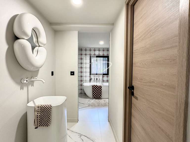 Villa Saint-Raphaël - 5 bedrooms - 280m²