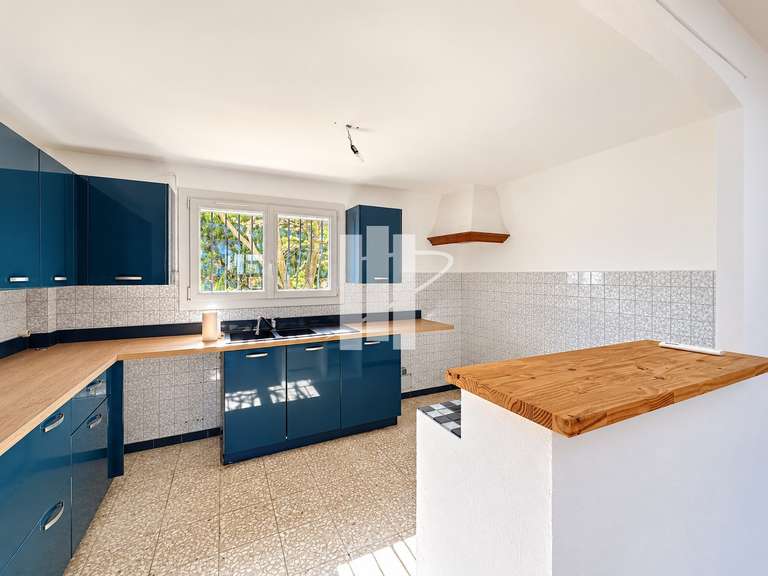 Villa Puget-sur-Argens - 4 chambres - 184m²