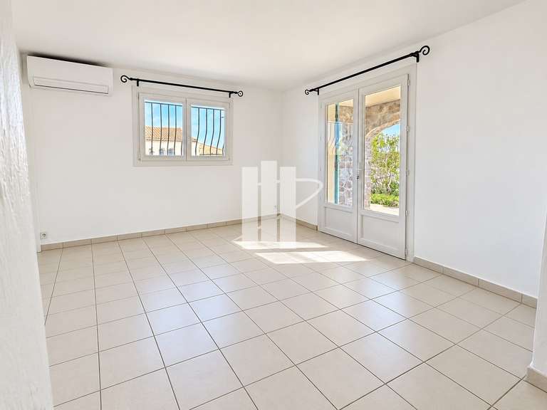 Villa Puget-sur-Argens - 4 chambres - 184m²
