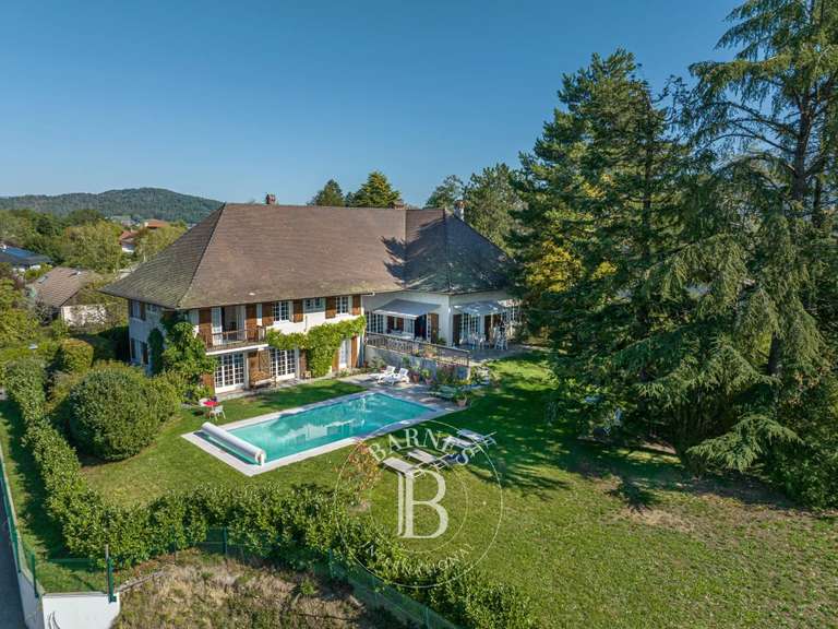 Villa Annecy-le-Vieux - 6 chambres - 382m²