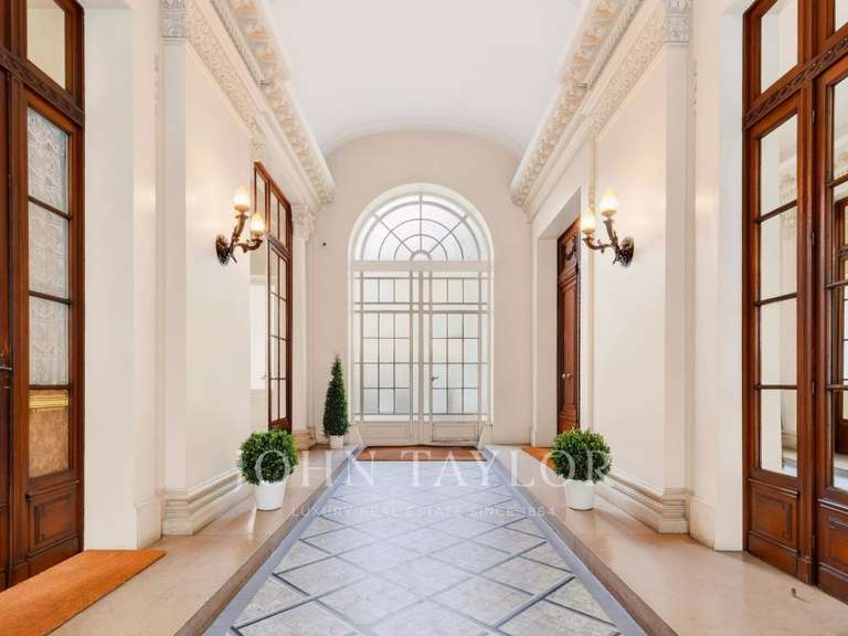 Appartement Paris 16e - 5 chambres - 355m²