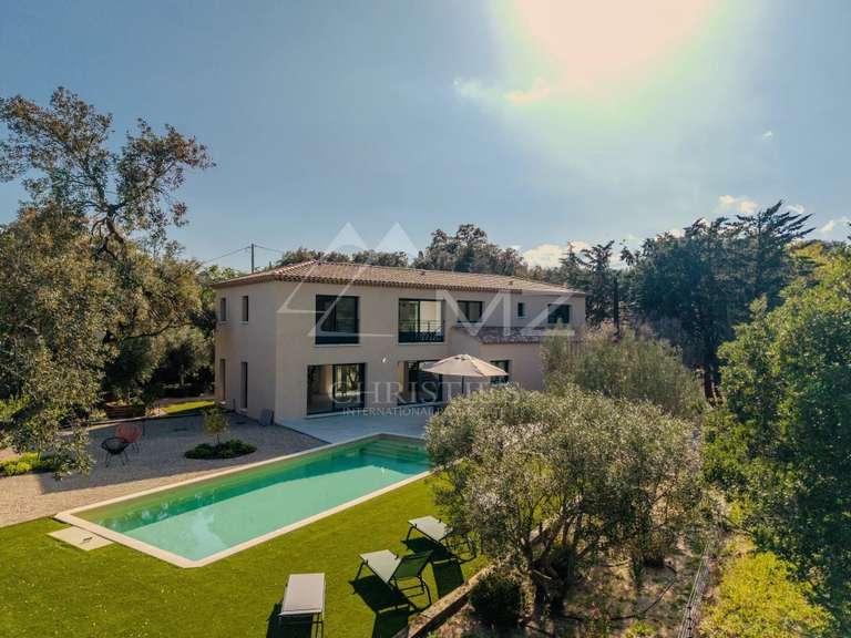 Villa Plan-de-la-Tour - 5 chambres - 243m²