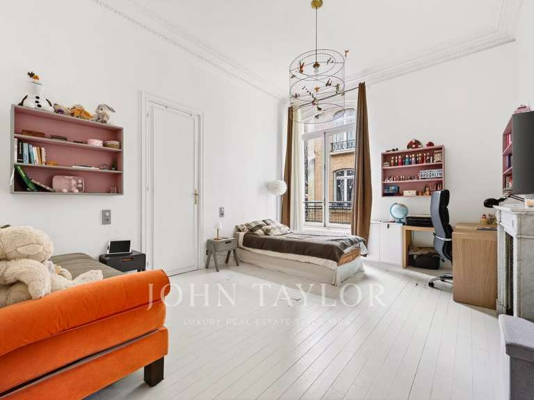 Appartement Paris 16e - 6 chambres - 256m²