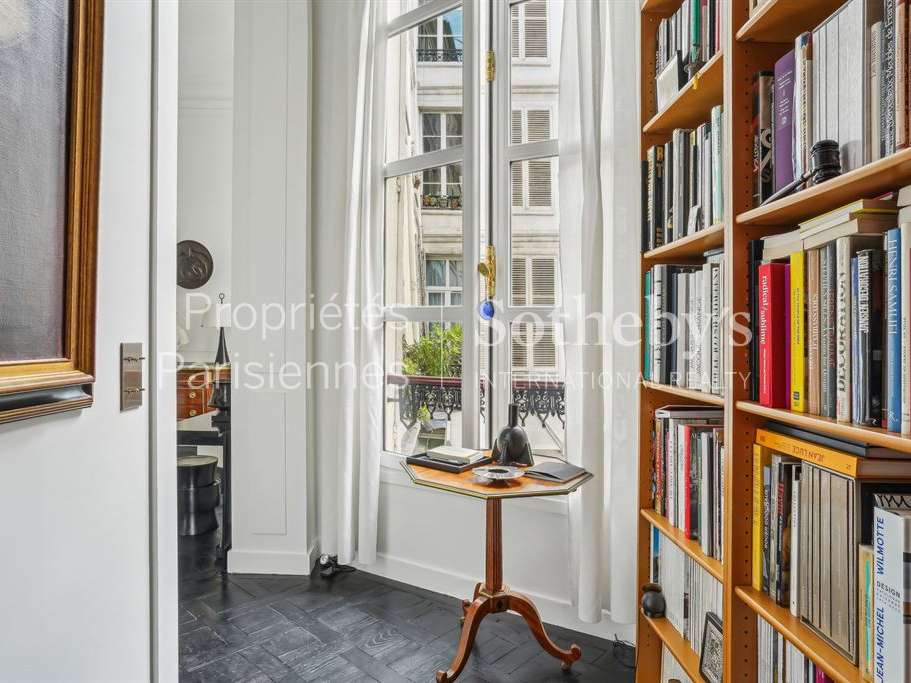 Apartment Paris 1er