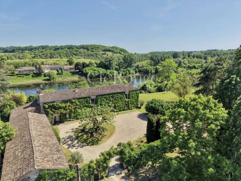 Maison Sainte-Foy-la-Grande - 5 chambres - 355m²