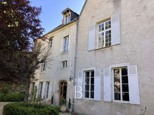 Maison 400 m² · à Mehun-sur-Yèvre · 400 m² · 535 500 €