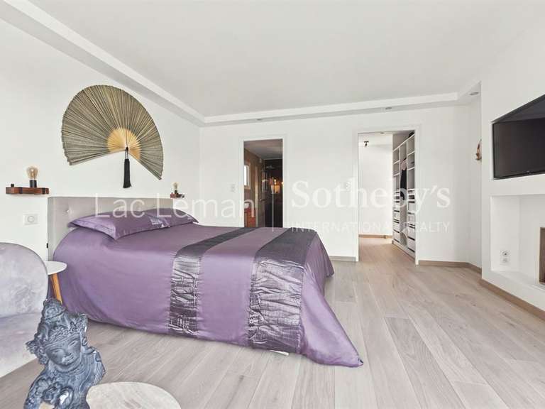 House Cranves-Sales - 4 bedrooms - 276m²