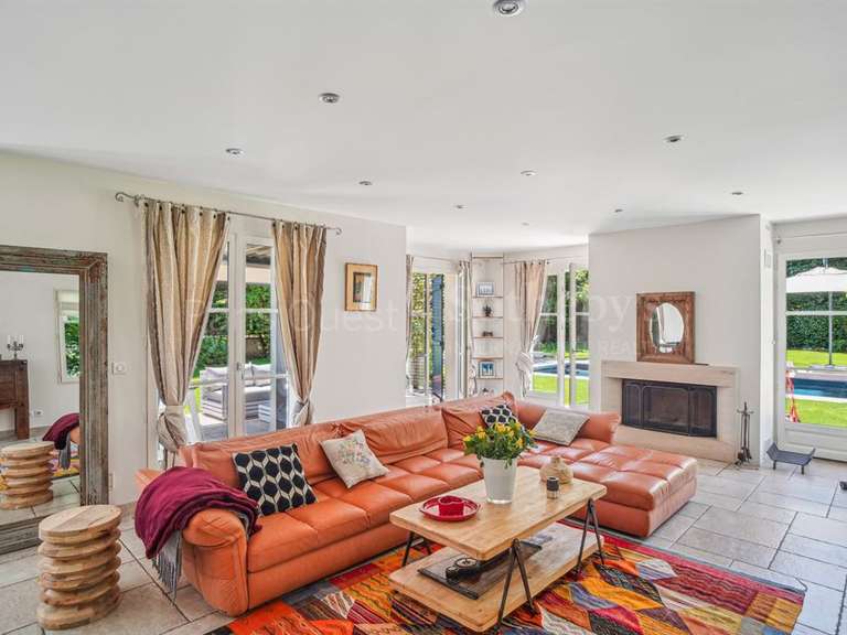 Maison Montfort-l'Amaury - 5 chambres - 210m²