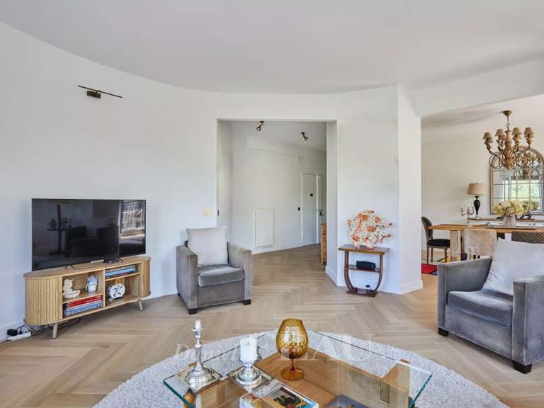 Appartement Paris 16e - 2 chambres - 119m²