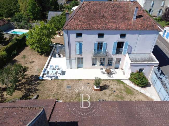 Maison 10 pièces 332 m² · à Semur-en-Auxois · 332 m² · 894 000 €