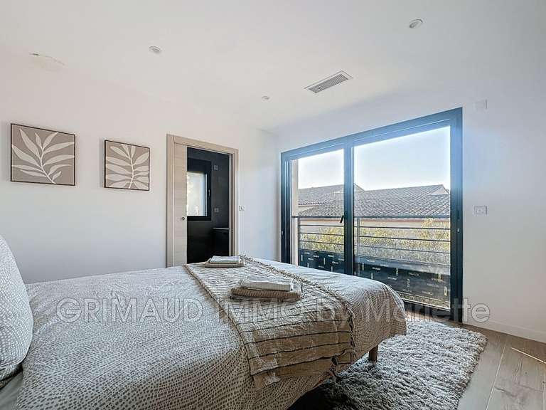 Villa Plan-de-la-Tour - 4 bedrooms - 240m²