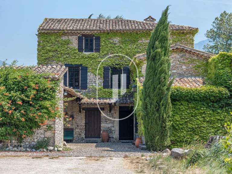House Montbrun-les-Bains - 4 bedrooms - 315m²