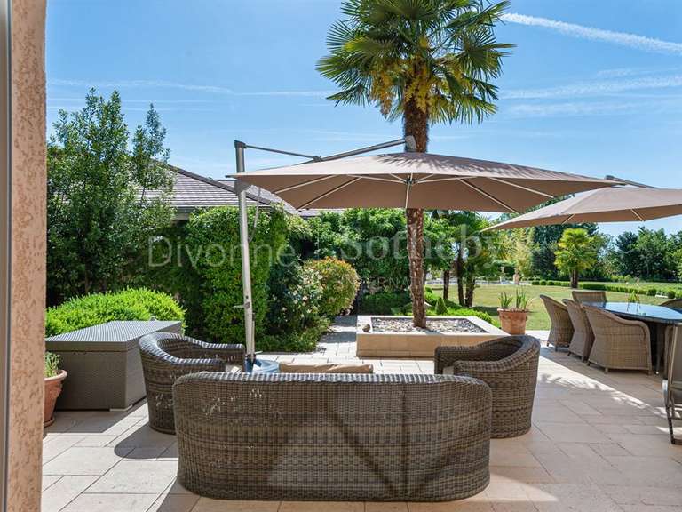 Propriété Divonne-les-Bains - 8 chambres - 1094m²