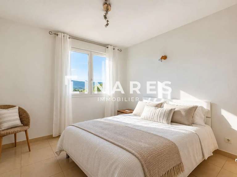 Maison Aubagne - 6 chambres - 220m²