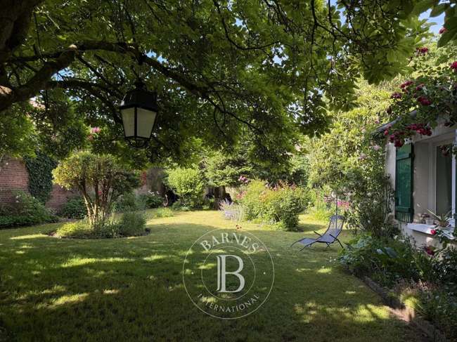 Maison 7 pièces 223 m² · à Bourges · 223 m² · 546 000 €