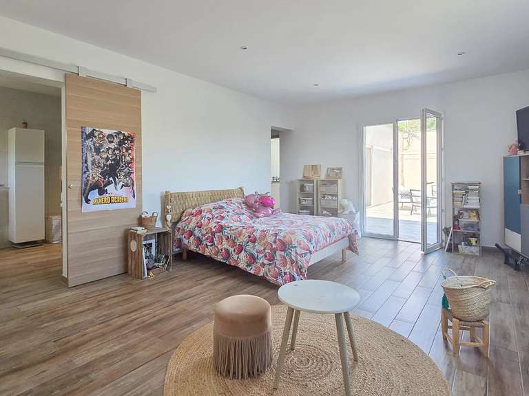 Villa Roquebrune-sur-Argens - 3 chambres - 246m²