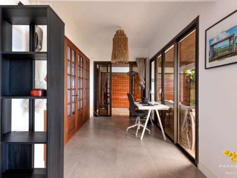 House with Sea view Saint-Denis - 1 bedroom - 287m²