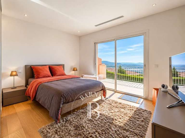 Villa Mandelieu-la-Napoule - 4 chambres - 211m²