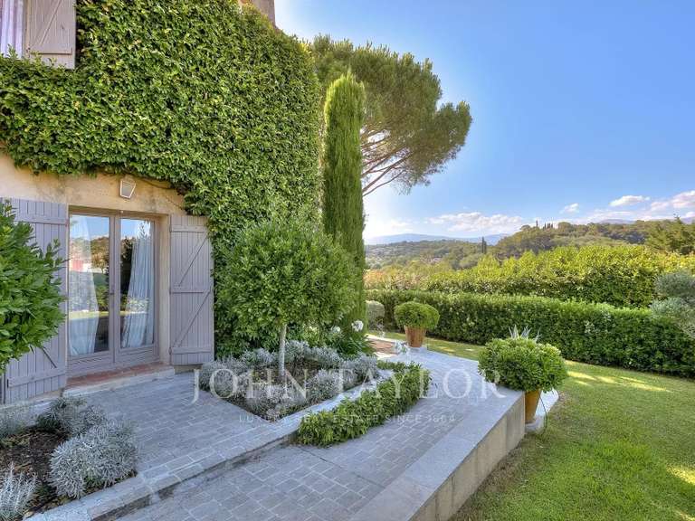 Maison Biot - 4 chambres - 288m²