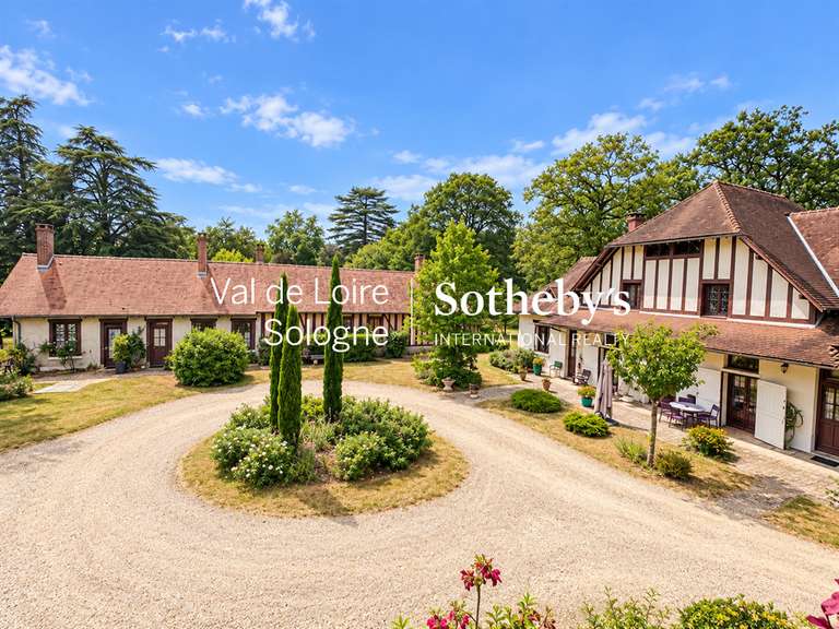 Maison Ligny-le-Ribault - 14 chambres - 644m²