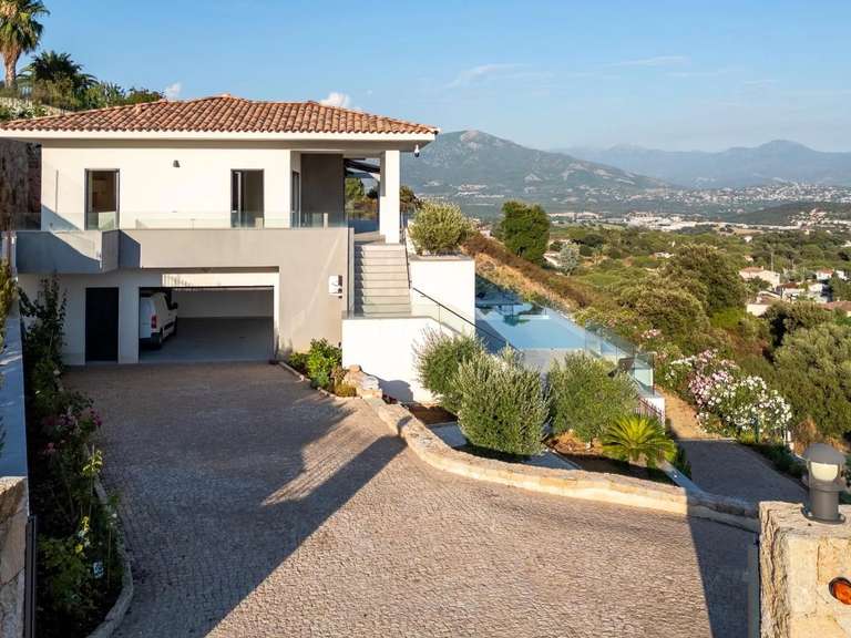 Maison Alata - 260m²