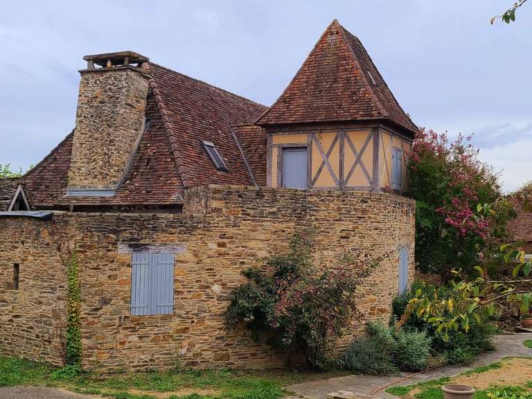 Maison Saint-Yrieix-la-Perche - 4 chambres - 154m²