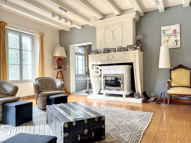 Maison Saintes - 7 chambres - 281m²