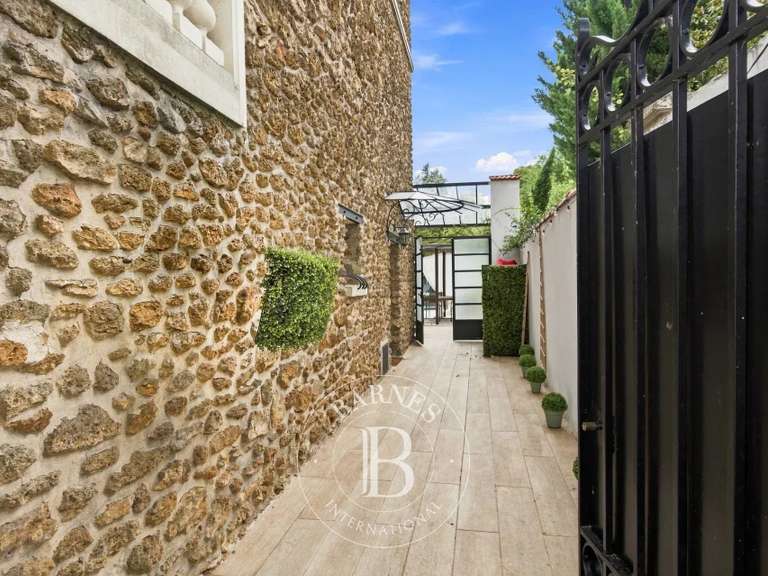 Maison Saint-Maur-des-Fossés - 4 chambres - 219m²