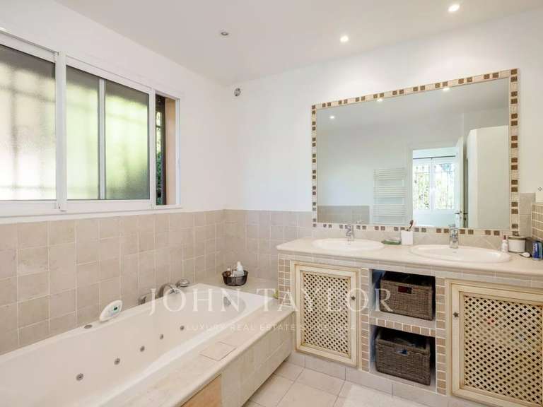 Maison La Colle-sur-Loup - 3 chambres - 172m²