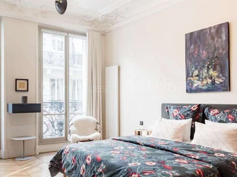 Appartement Paris 8e - 2 chambres - 70m²